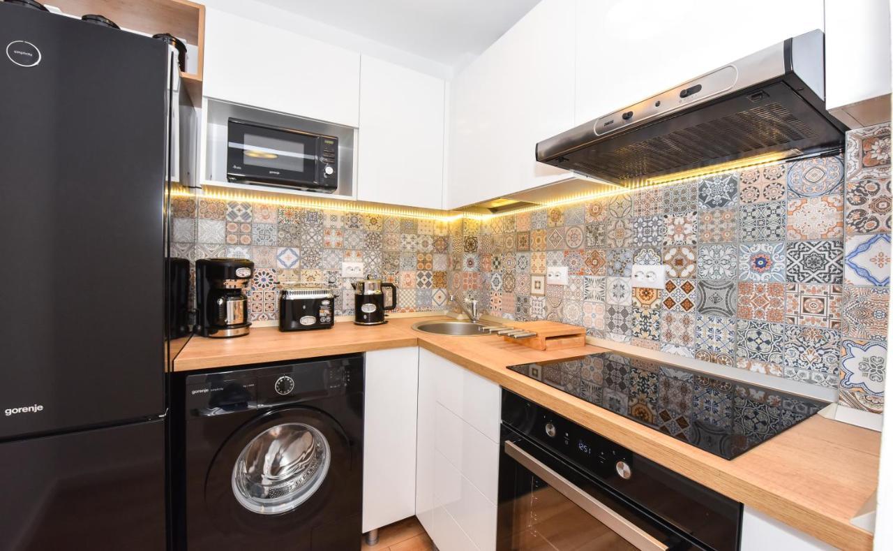 Highstyle Downtown Apartment Bucharest Exterior photo